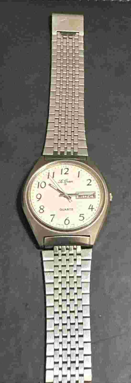 Le Gran S Quartz Watch 2 Jewels Luminescent Dial new battery keeps Great Time