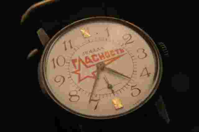 Serviced vintage Soviet 1980's USSR, Pobeda Glasnost 15J Zim 2602 wristwatch