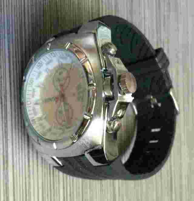 Santini Men's Quartz Wristwatch Round Gold Dial on a Black Rubber Strap Band New
