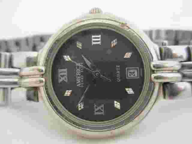 America Perry Ellis Wristwatch Silver Tone Date Indicator Roman Numerals