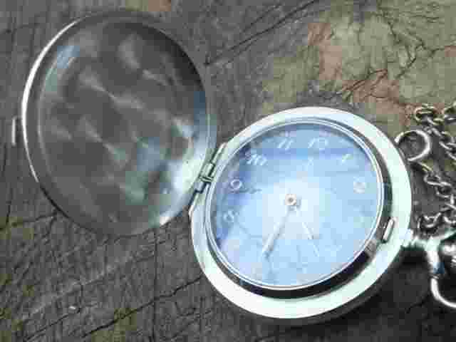 Vintage Unique Collectible Molnia Molnija 18 Jewels USSR Mechanical Pocket Watch