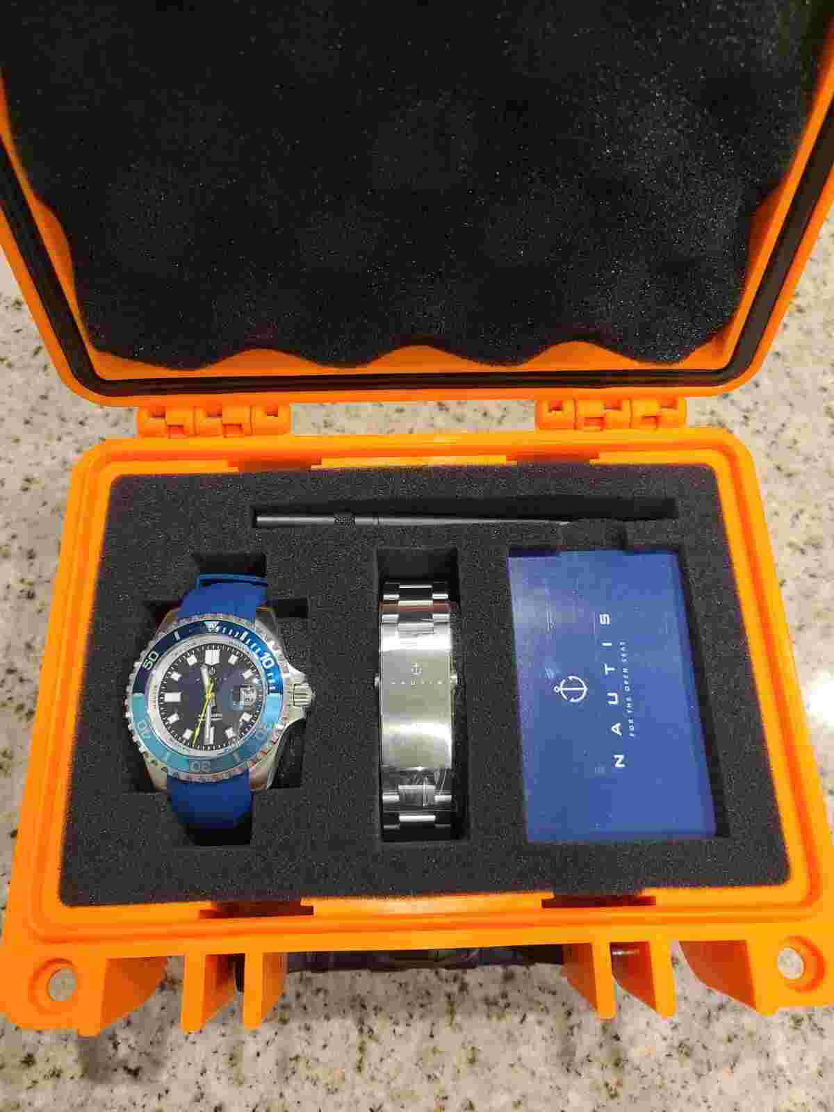 Nautis 19162G-H Commander 2000 Dive Watch With Blue Rubber And Silver Link Band