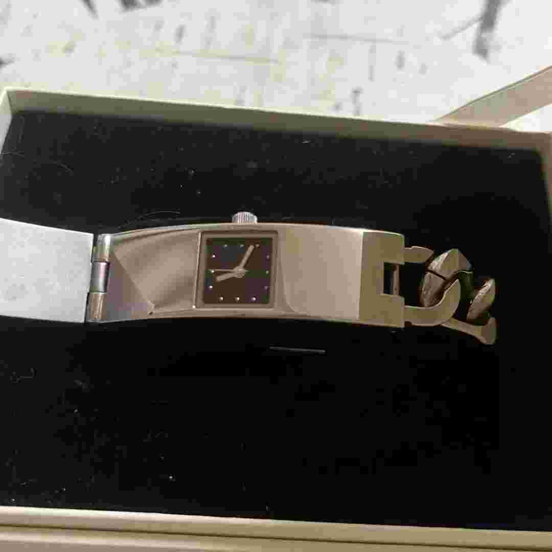 Jean-Paul GAULTIER logo watch