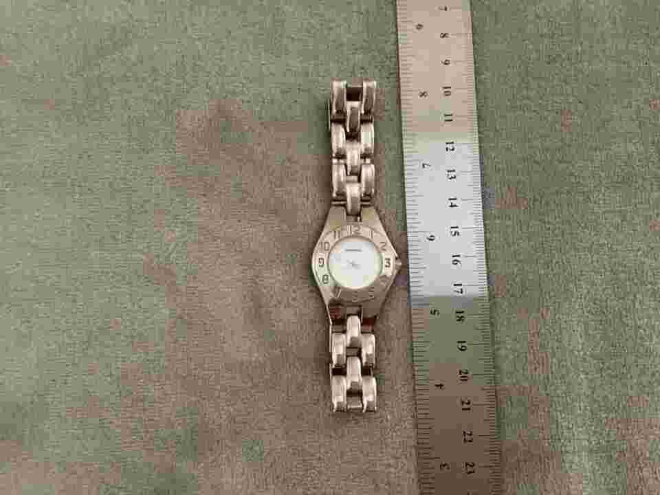 MERONA 85-115 WATCH - MAKE $4 OFFER - 4/$16