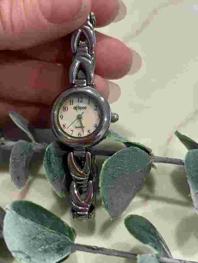 LADIES Women’s WATCH - ECLIPSE QUARTZ Stainless Steel Back Brand New Battery