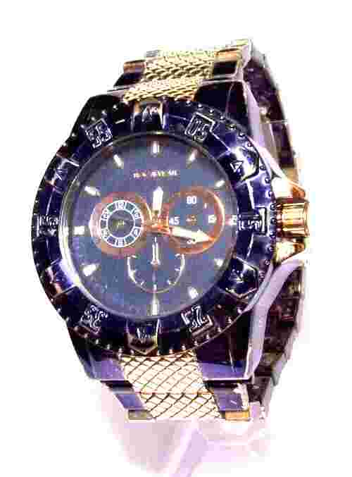 RocaWear Classic Mens Watch Push-Button Band Looks & Runs Great