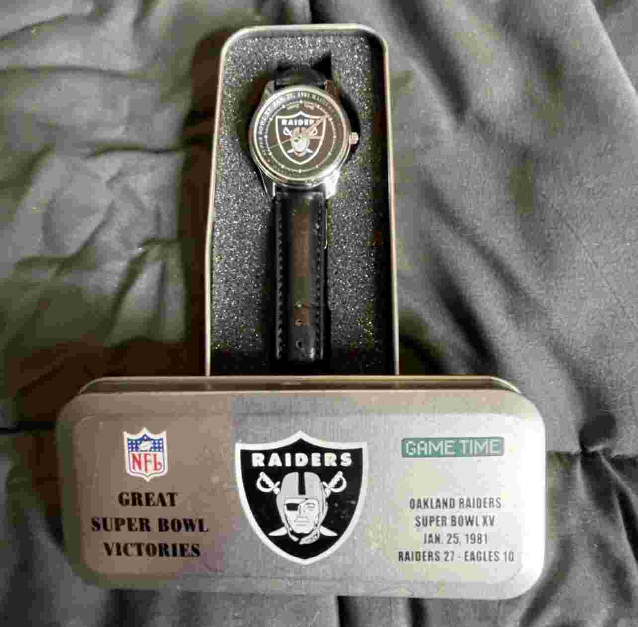 vintage 1981  Oakland raiders superbowl victory leather watch