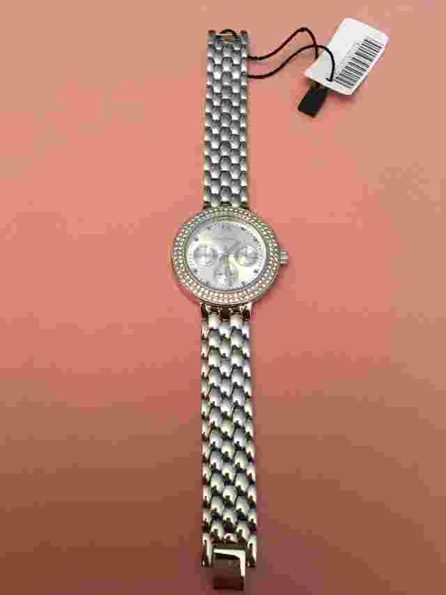 LADIES Wristwatch: Silver. BNWT. EXCELLANC. Stonework. Reduced