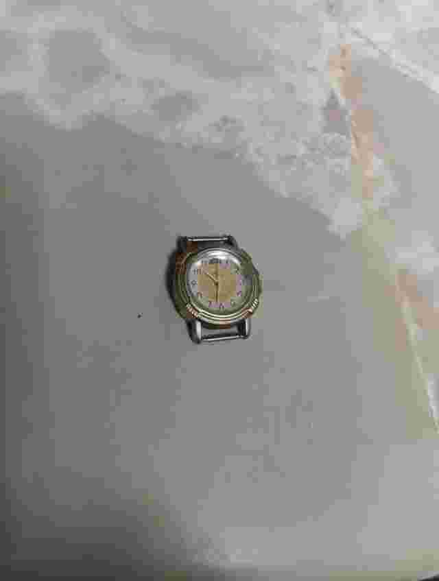 Chic Women's Watch Moon Face Dial Gold Tone Face No Band LCH155 012 2015