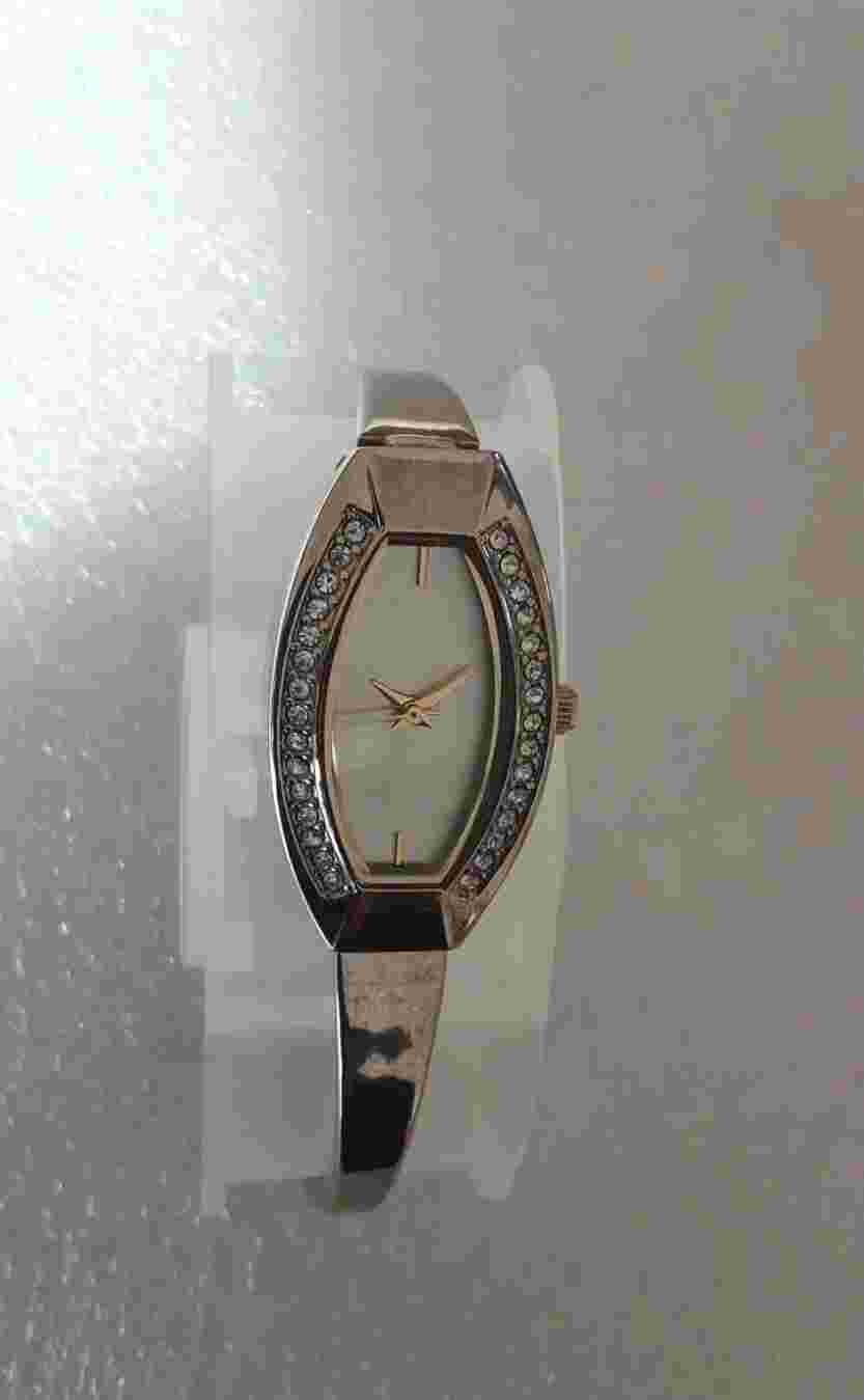 MARKS And SPENCER Ladies Beautiful Quartz Watch with extra link