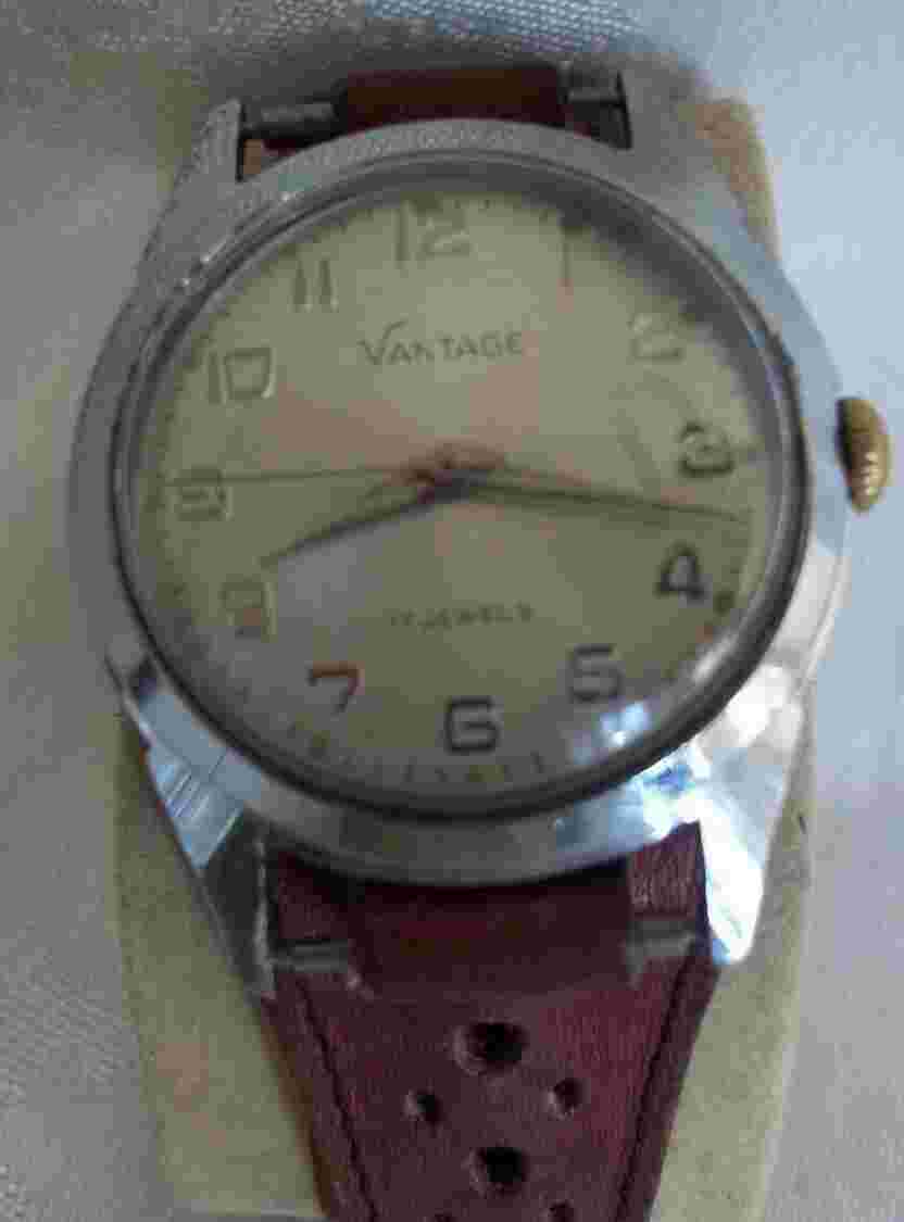 VANTAGE MENS AUTOMATIC WATCH 17JEWELS Silver DIAL  RUNS 70's Band