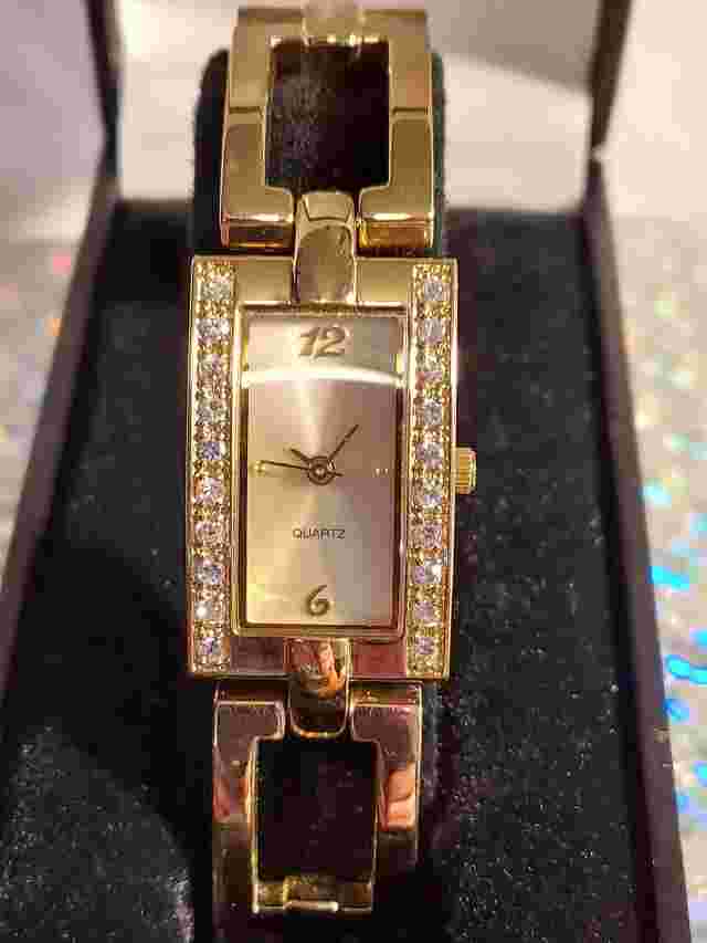Ladies~*THE DANBURY MINT 7" WATCH*~Gold Toned~RHINESTONES~Box