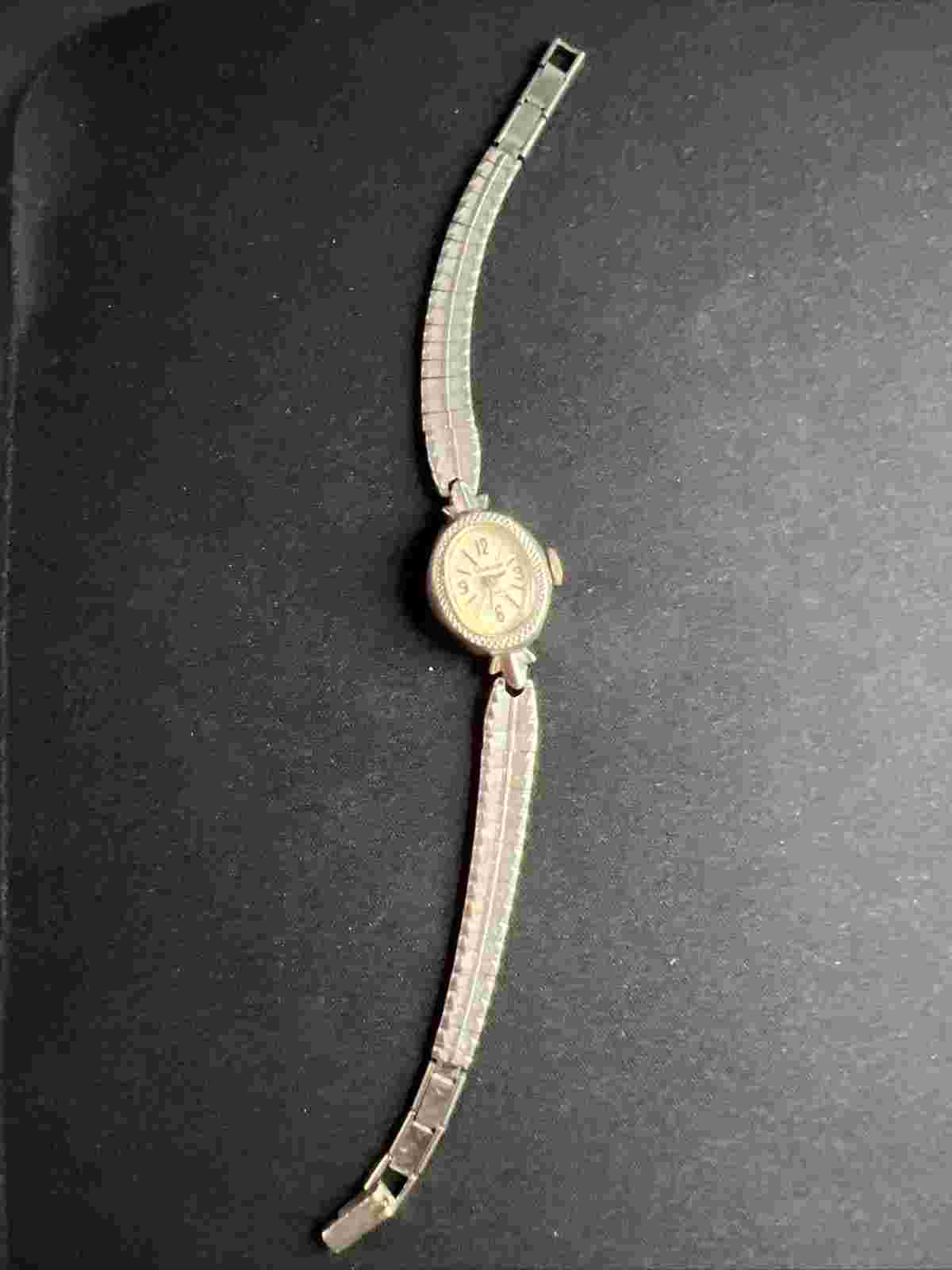 Vintage Vantage Ladies 17 Jewel Mechanical Watch  For Parts Or Repair Only