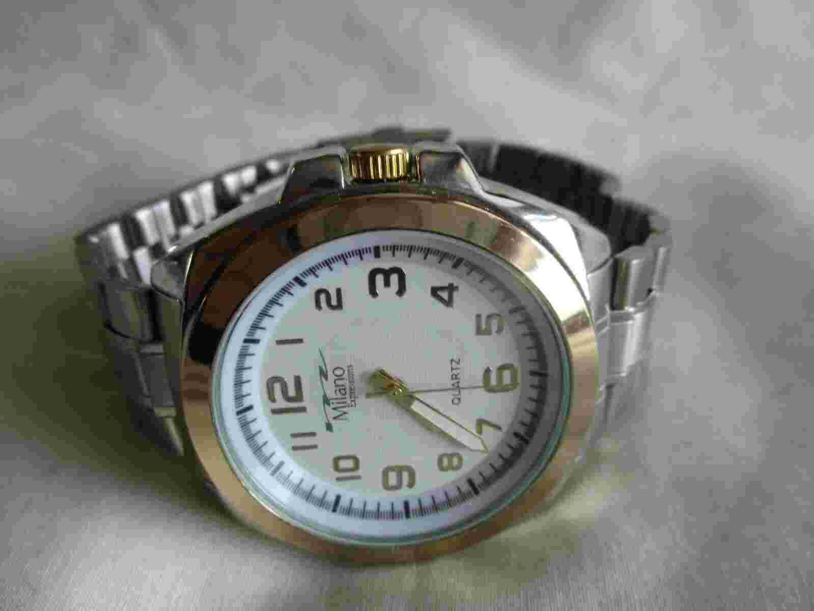 Milano Analog Wristwatch with Quartz Movement and Water Resistance