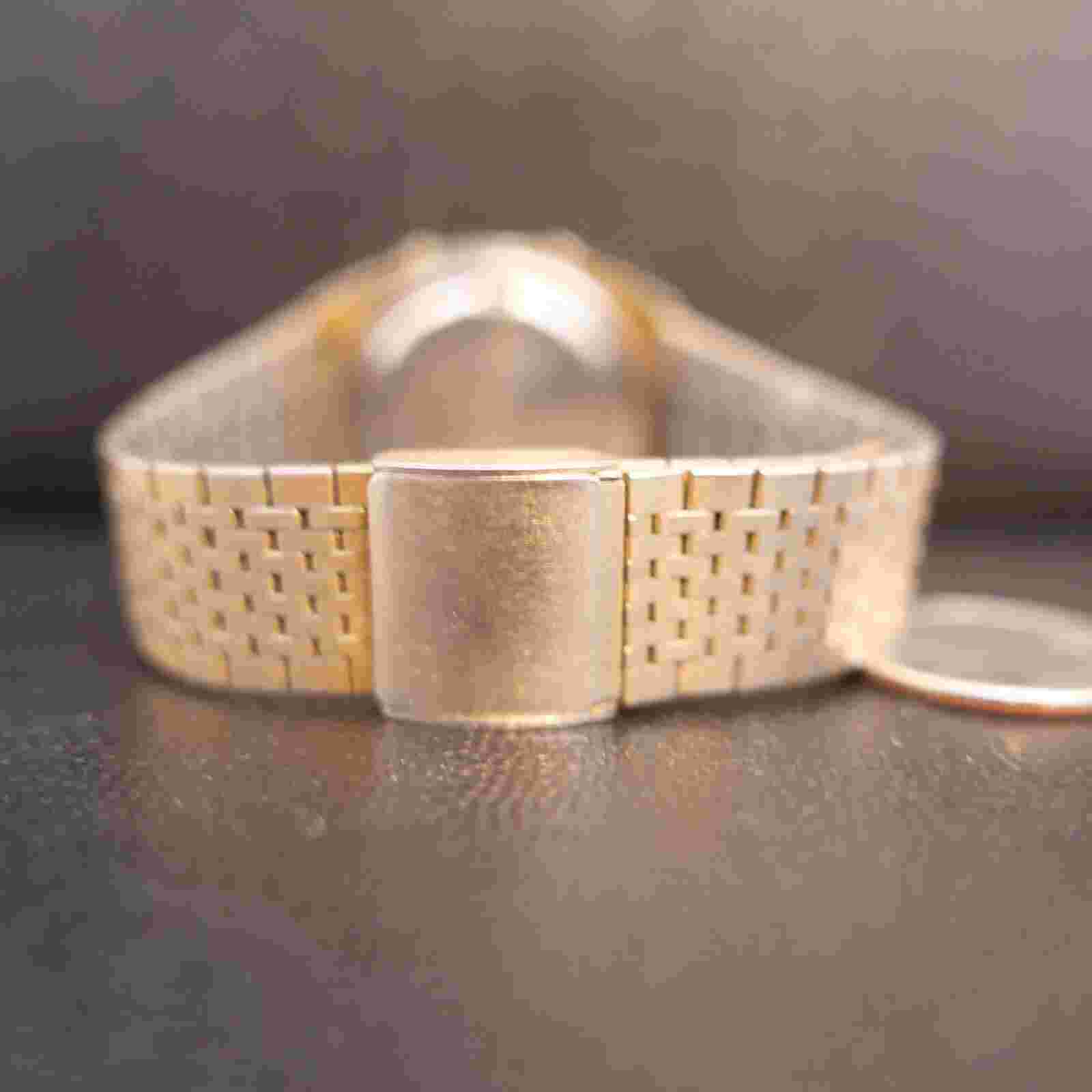 EXTRA FINE VINTAGE 1980 TEXAS INSTRUMENTS LCD CHRONOGRAPH MENS WATCH -RUNS GREAT