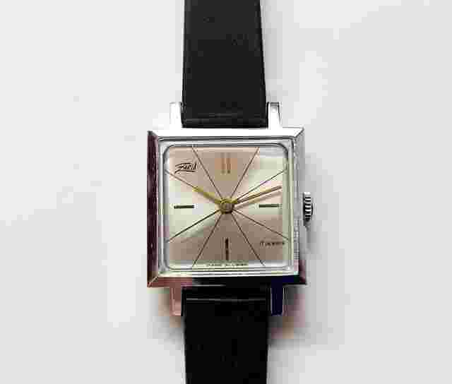 Perfect Retro Vintage ZARIA USSR Mechanical Hand-Winding Women's Watch Uhr-Reloj