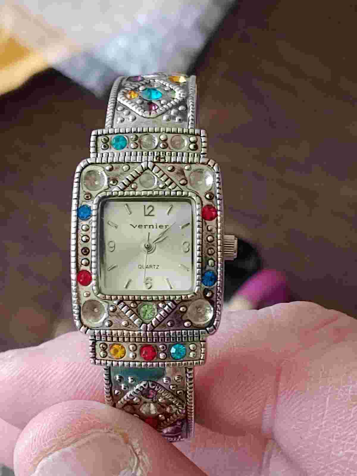 Veriner Ladies Cufflink watch with Quartz Movement and new battery