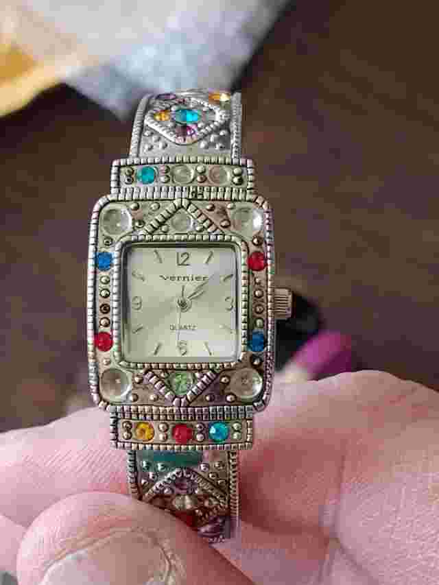 Veriner Ladies Cufflink watch with Quartz Movement and new battery
