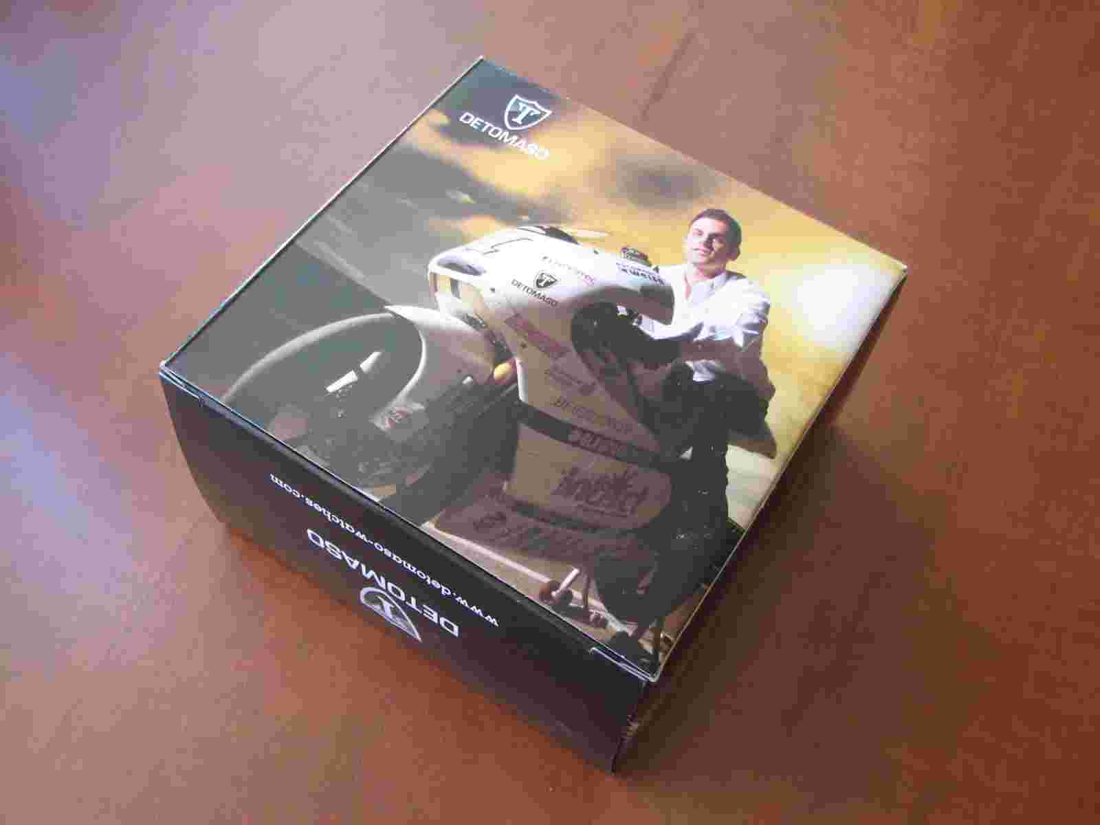 NEW Very nice High quality DeTomaso SANDRO analog fashion watch (RED color)