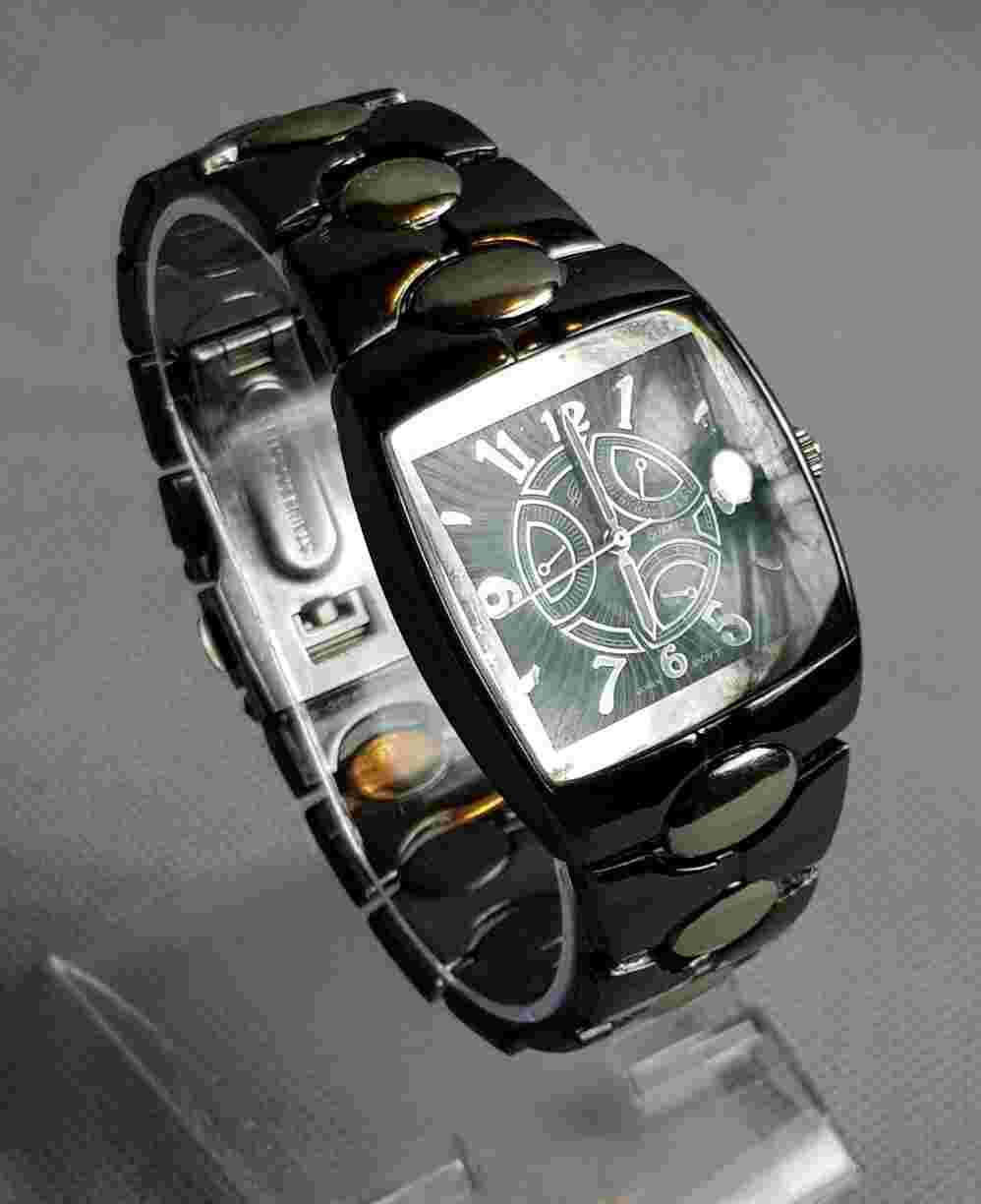 Beautiful Men's Charles Raymond Quartz Watch. YT0131