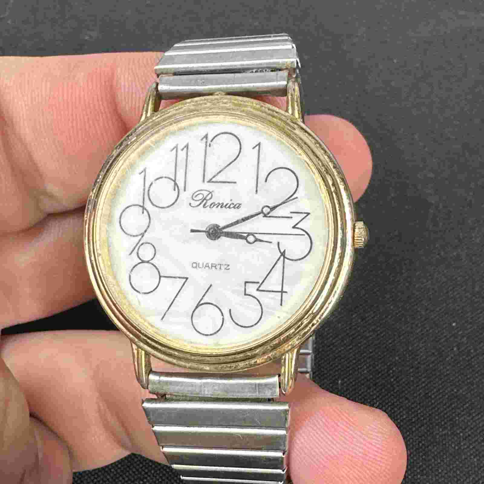 Vintage Ronica Watch Women 37 mm Gold Tone Silver Flex Band (needs Battery)