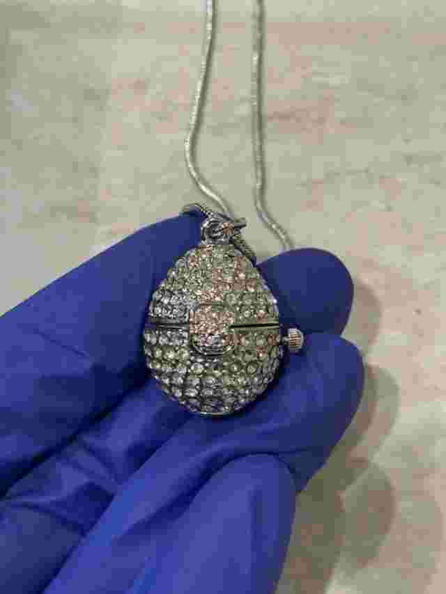 VTGSuzanne Somers Silver Crystal Egg Watch Pendant 29 Inch Chain Necklace Quartz