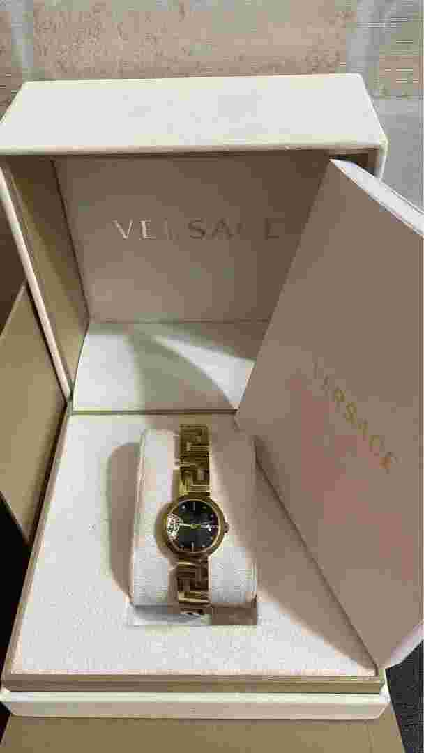 Used GIANNI VERSACE Wristwatch Gold Medusa for Women with Box Accessory
