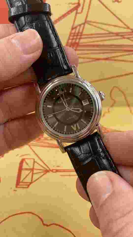 RARE FIND Elegant Guy LAROCHE automatic watch with deluxe case