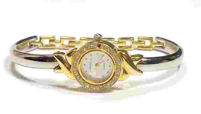 Vintage Gloria Vanderbilt Ladies Crystal Bezel Two-Tone Bracelet Quartz Watch