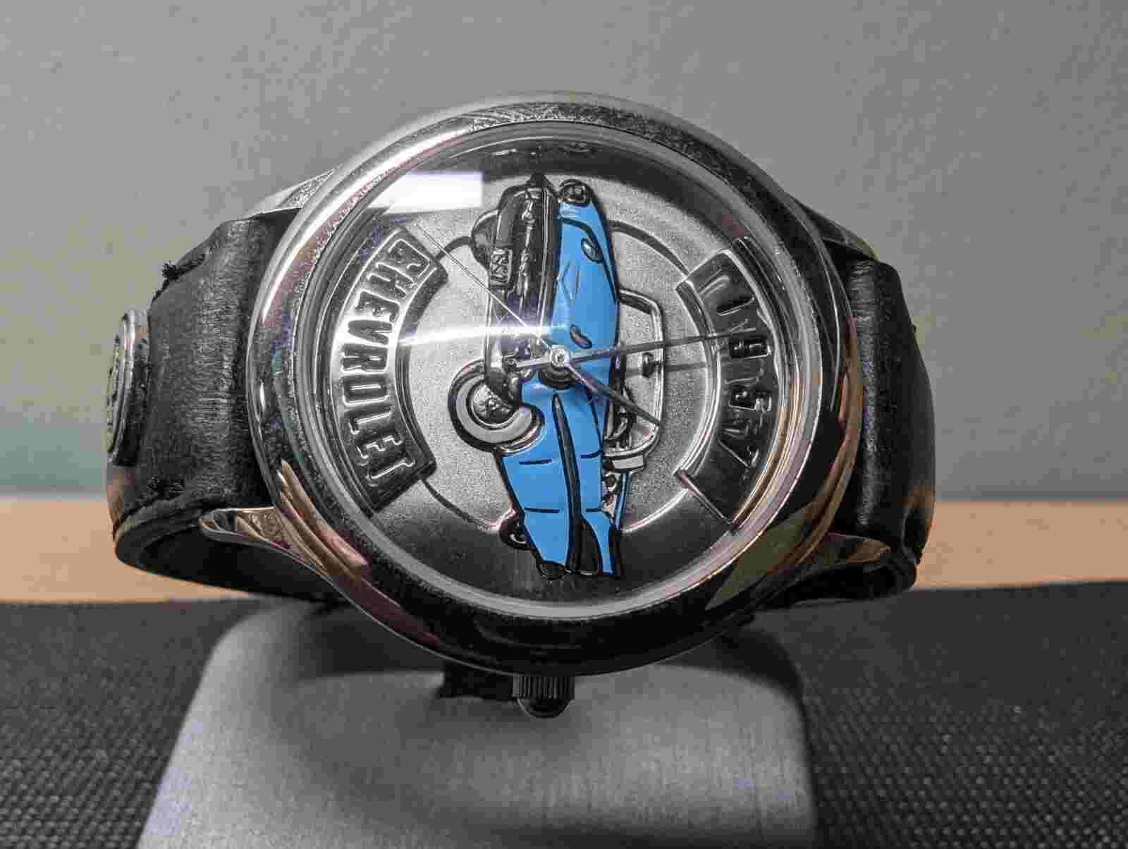 1957 Chevrolet Classic American Cars Relic Watch ZR94701 With Wooden Box