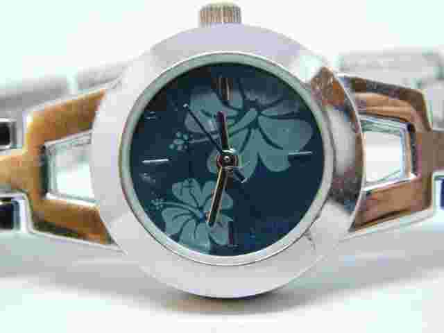 Panama Jack Surf Girl Silver Tone Quartz Analog Women's Watch Sz. 6" New Battery