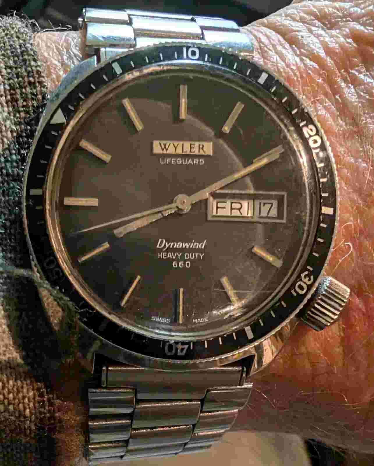 Wyler Dynawind Diver Heavy Duty 660 Feet Automatic Stainless Steel Watch w box