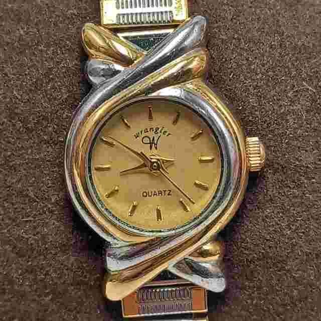 Wrangler Women’s Watch Quartz New Battery Working Stretch Bracelet. Pre-owned