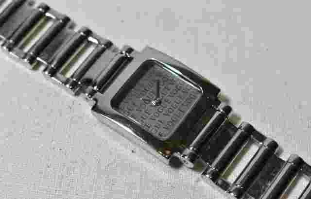 Vintage Vogue Stainless Steel 643291.6 Water Resistant Watch (Working)