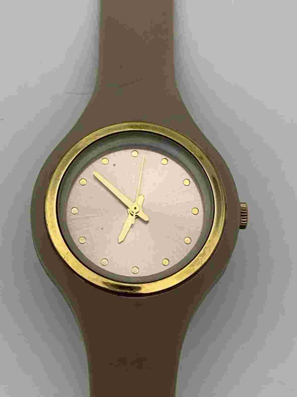 Marks & Spencer Ladies Watch Quartz Rubber Strap New Battery - Free Returns