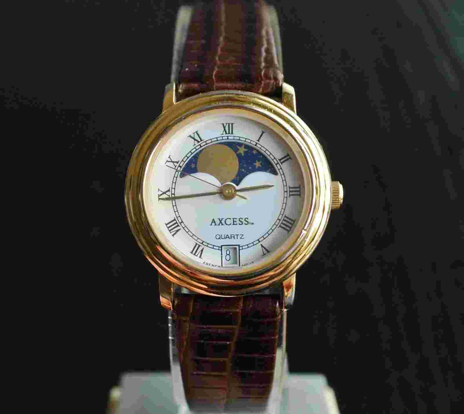VINTAGE AXCESS DATE ELEGANT MOON PHASE DIAL QUARTZ WOMEN'S GOLDEN DRESS WATCH
