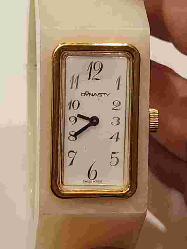 VERY RARE VINTAGE DYNASTY MARBLED LUCITE CUFF CLAMPER WATCH RUNNING SMOOTHLY