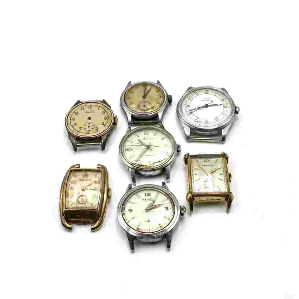 Large Lot of Quartz Various Brands and Dials Wristwatches #WB1807-3