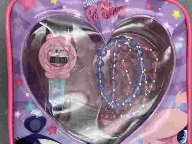 Hasbro LPS002B LITTLEST PET SHOP Girl's Digital Watch and Necklace Bag Set