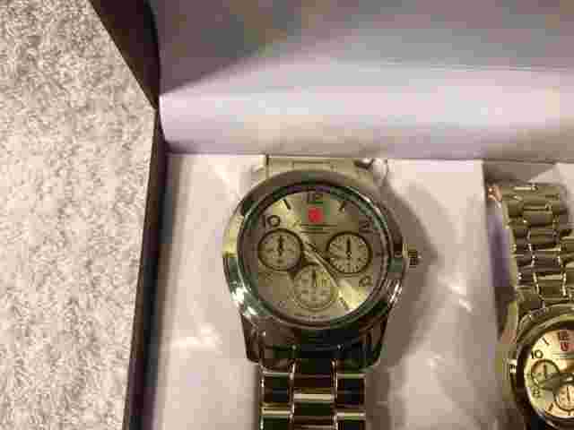 $249.99 Luis Cardini His & Her Metal Link Stylish Set of Watches NIB 80% OFF #36