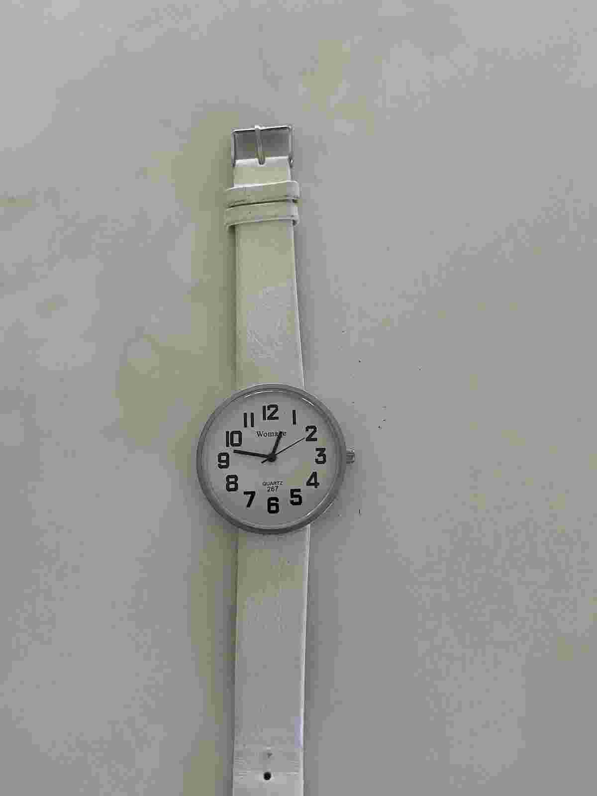 Womage Analog Wristwatch White Buckle Band Black Numbers Fashion Works Good