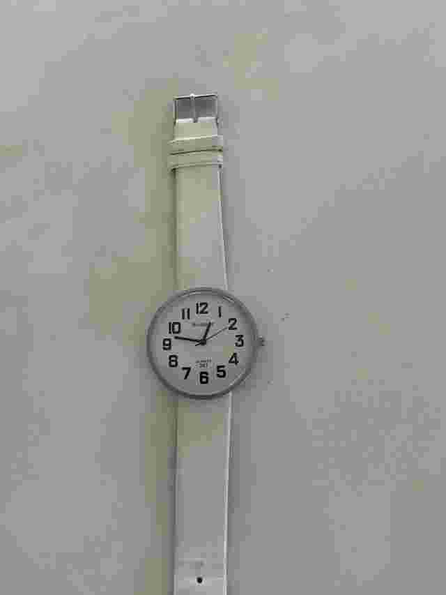 Womage Analog Wristwatch White Buckle Band Black Numbers Fashion Works Good