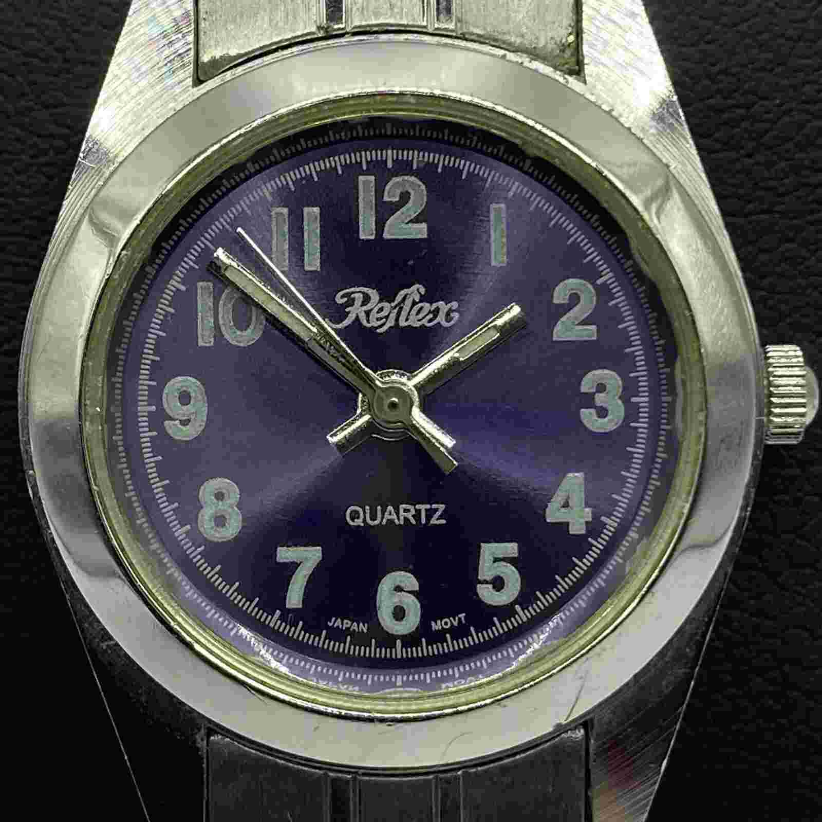 28mm Reflex Quartz Silver Tone Watch PH8274 Untested For Parts/Repair