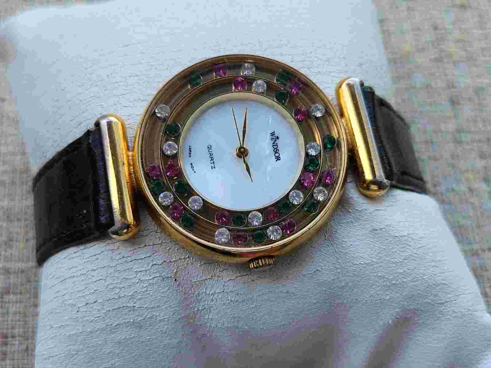 Vintage Windsor Wristwatch Black Leather Strap Quartz Analog Watch