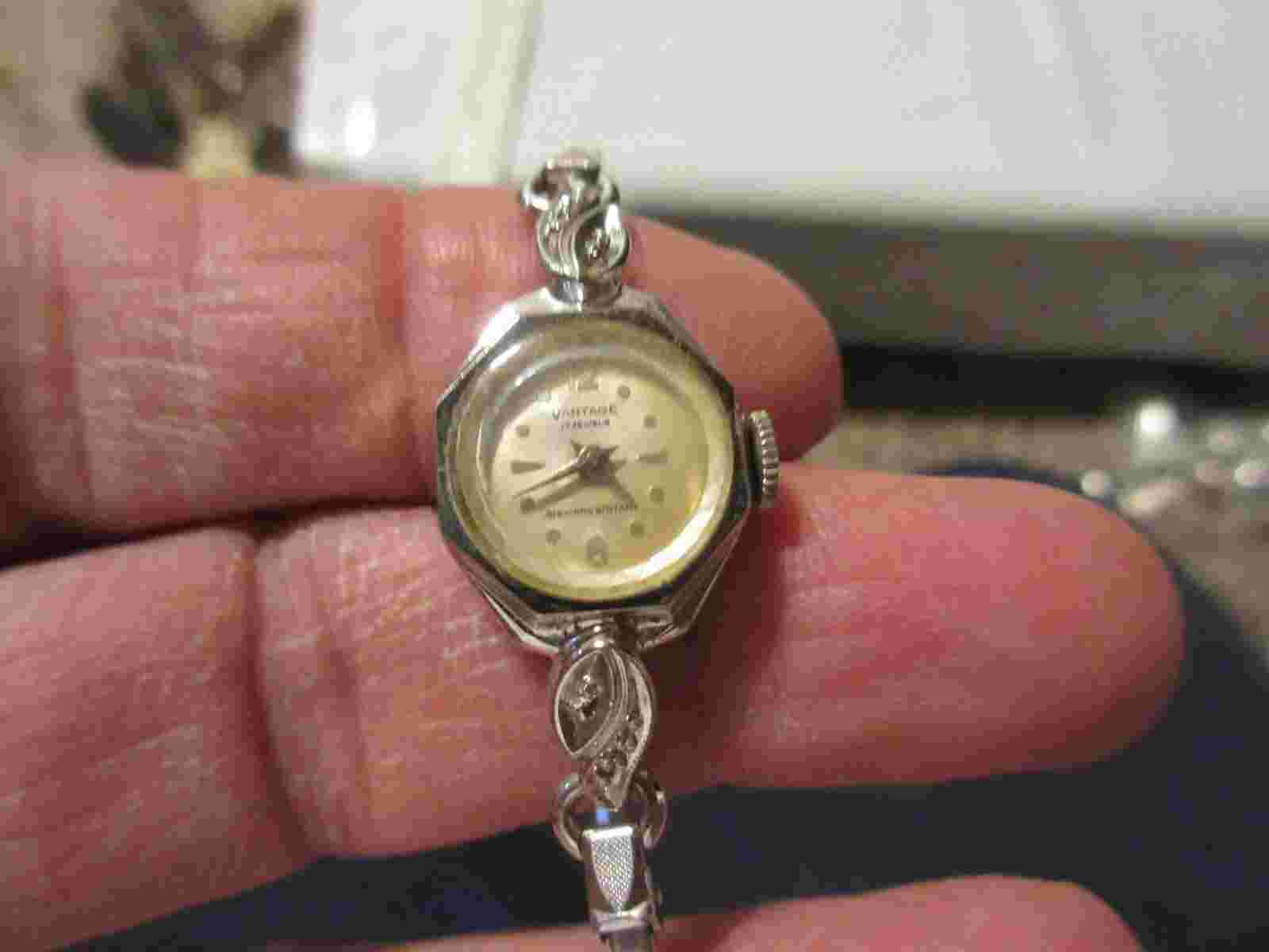 Vintage vantage 17 jewels ladies watch REPAIR