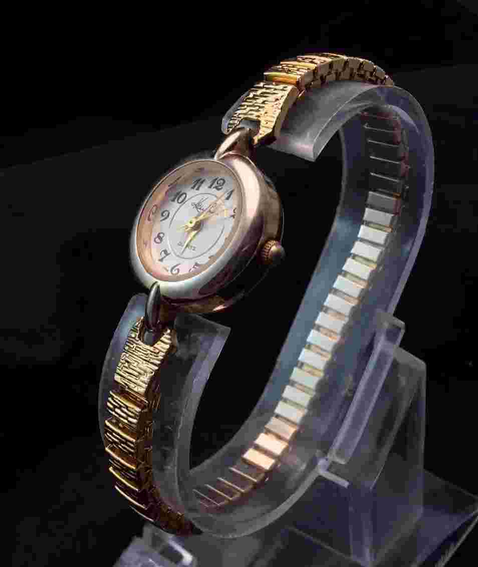 Kathie Lee Womens Quartz Round White Dial Gold Tone Stainless Steel Watch