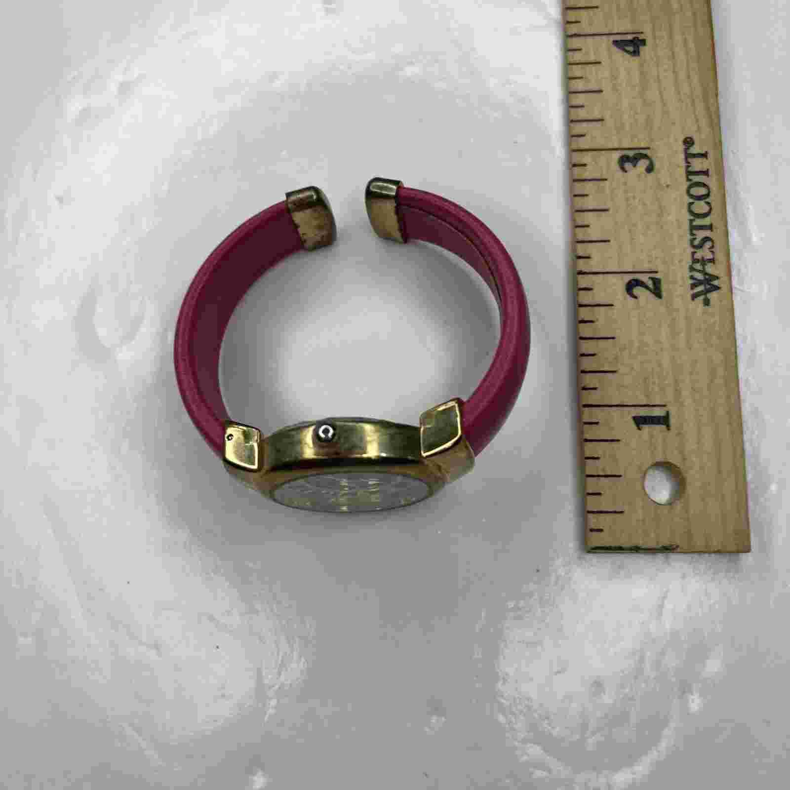 E CC Singapore PT2045GDPK Gold Ladies Retro Watch Stainless Untested