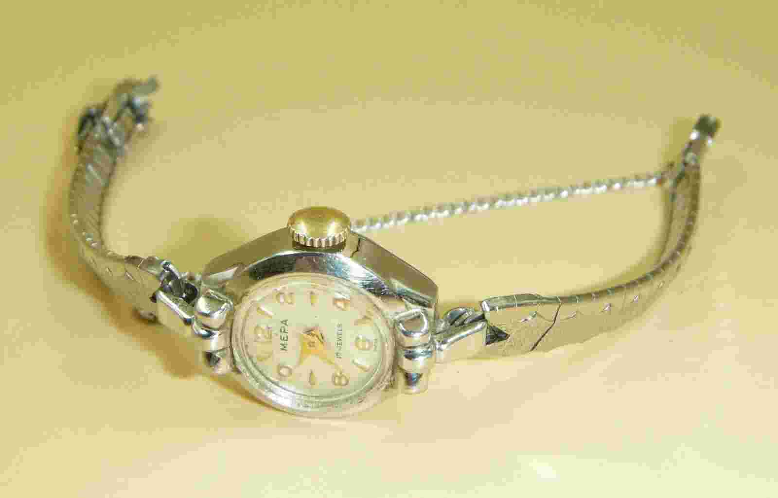 Vintage Mechanical MEPA 17J Ladies Watch RUNS Great!