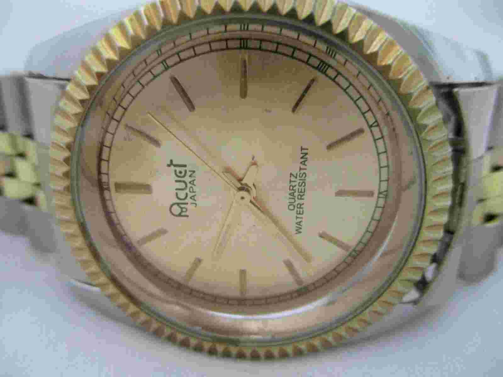 Acuet Analog Wristwatch Silver & Gold Tone Round Face Water Resistant