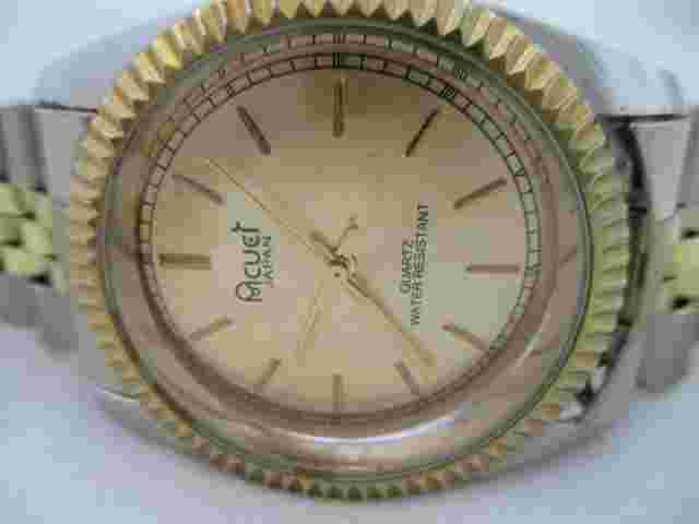 Acuet Analog Wristwatch Silver & Gold Tone Round Face Water Resistant